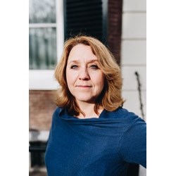 Ms Annet Steenbergen