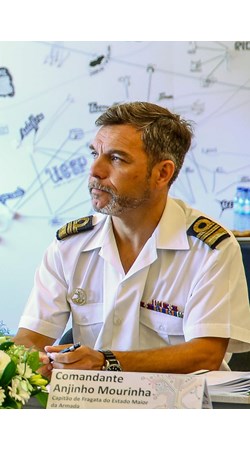 Commander Antonio Mourinha