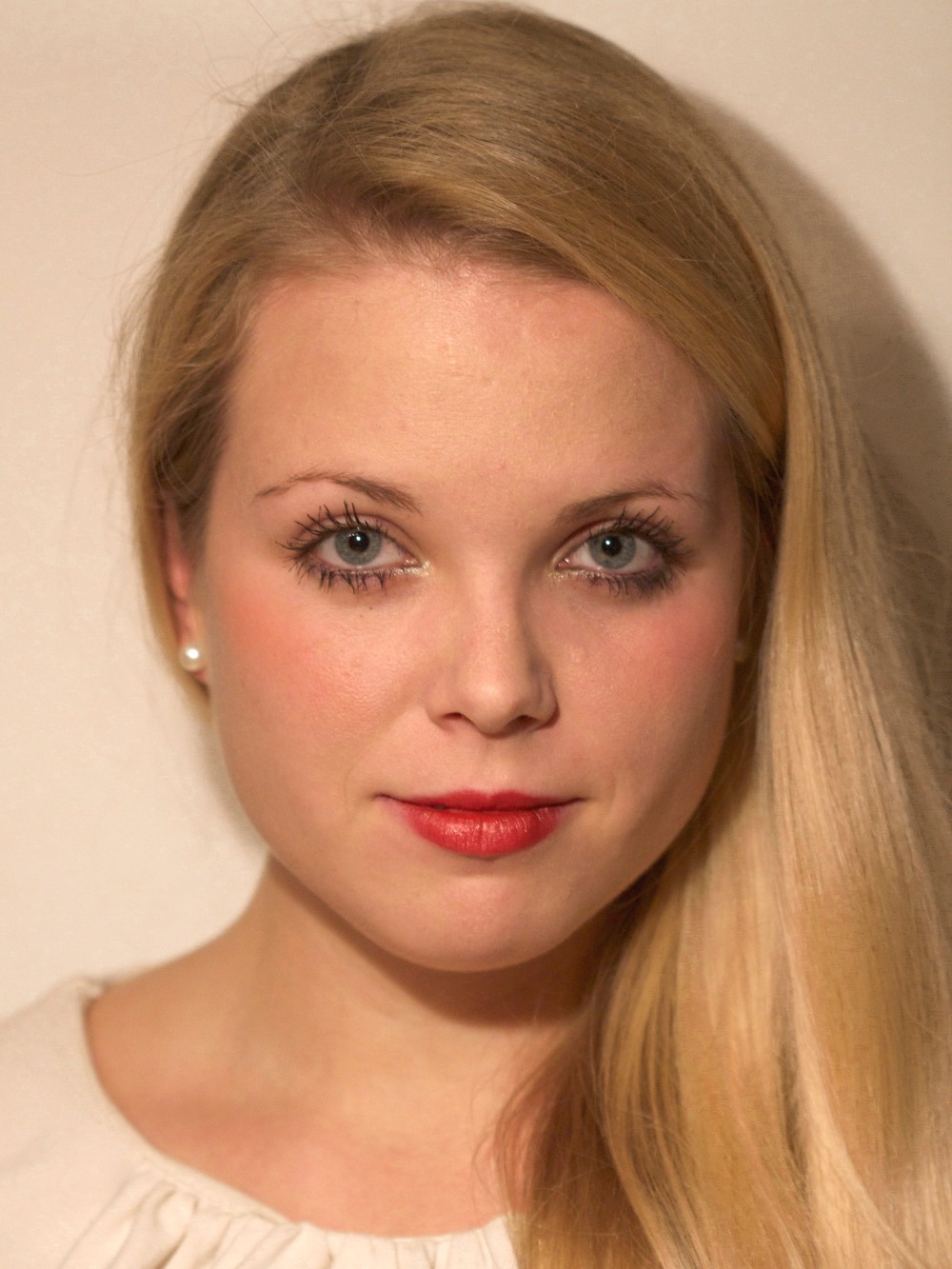 Ms Daniela Hildenbrand