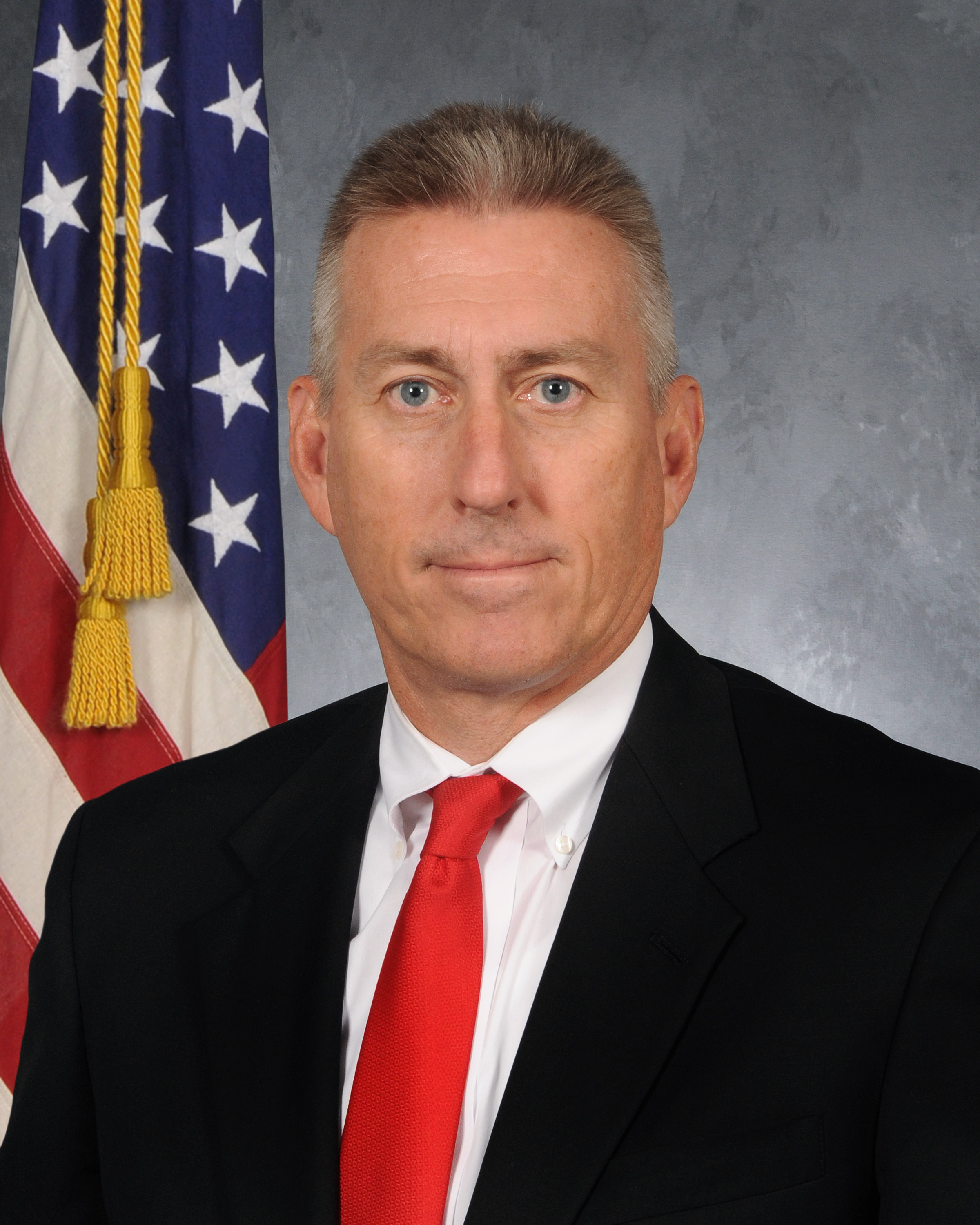 Mr Robert J. Wolfinger