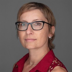 Dr Aleksandra Karolak